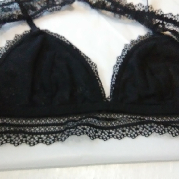 VS Black Lace Bralette Small NWOT - Picture 4 of 6